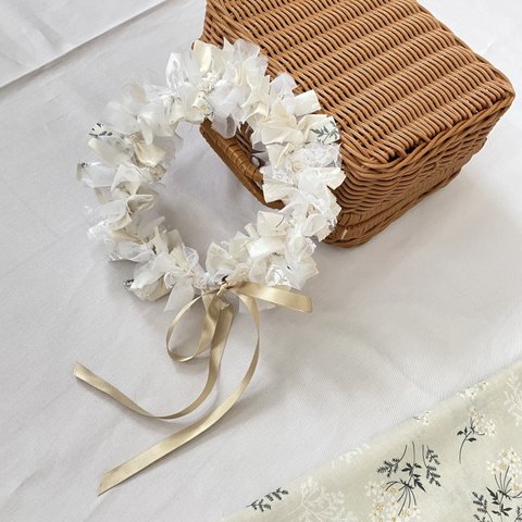 ＊white × white floral ＊ リボンクラウン 花かんむり ベビークラウン キッズ 40cm 45cm 50cm