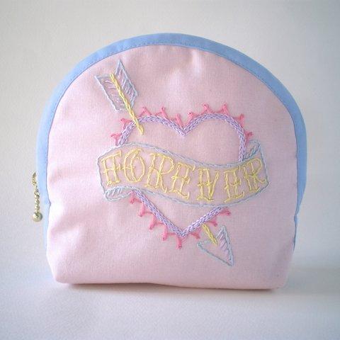 手刺繍ファスナーポーチ「FOREVER」