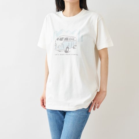  レトロな車でドライブ Tシャツ