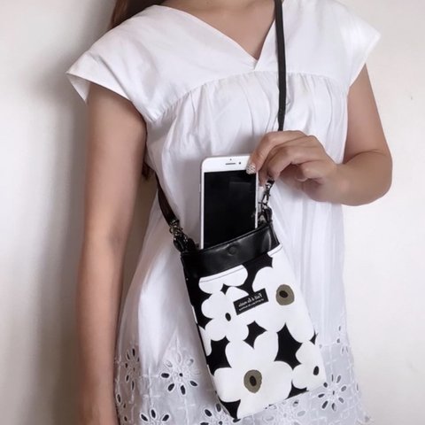 スマホショルダー スマホポシェット  北欧花柄 