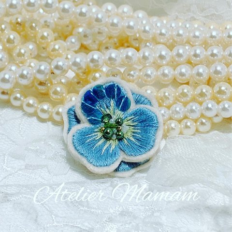 刺繍のお花 embroidery flower   ヘアゴムorブローチ