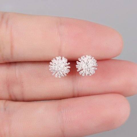 【ピアス】1ペア　タンポポの綿毛　ミニピアス　シルバー　ピアスパーツ　ピアス金具　アクセサリーパーツ　たんぽぽ