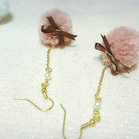 ポンポンピアス（ピンク）