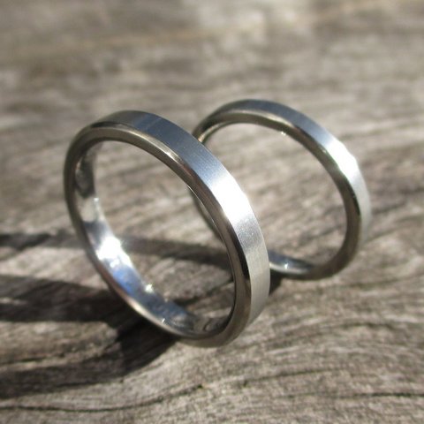 【金属アレルギー対応】 シンプルで美しいハフニウムの結婚指輪