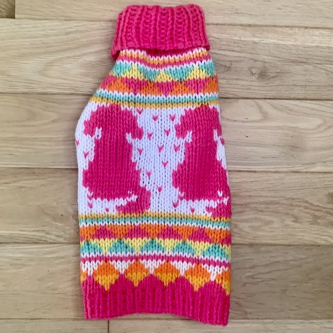 編み込みわんこセーター（ピンク×白）