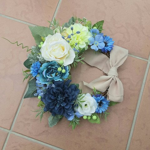 爽やかな初夏に!青いお花たちのリース  (約28cm)父の日のプレゼント　リモート部屋　玄関リース　結婚祝い　新築祝い　誕生祝い