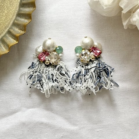 1点のみ　ドットタッセル×ビジューのピアス