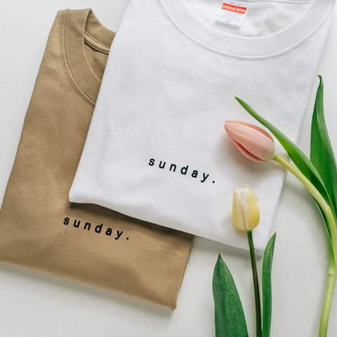 オーバービッグTシャツ「sunday.」／ホワイト（白）