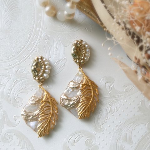 サモトラケのニケ🕊Feather Pierce / Earring ◇シェル/淡水パール/ 14kgf有り