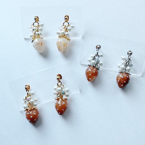 【 sale 】いちご パール & ビーズ　ピアス / イヤリング