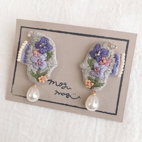 刺繍アクセサリー🕊鳥と花♧purple（イヤリングorピアス）