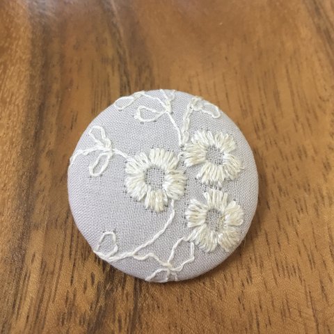 お花刺繍 ブローチ 