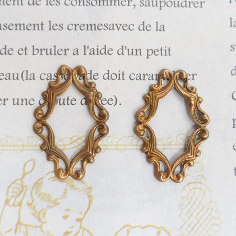 2点　Oval Filigree Framework