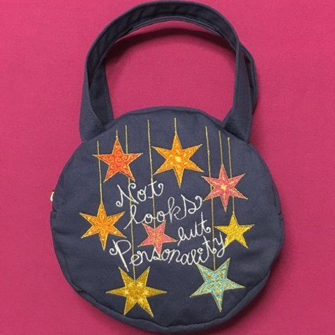 星型ライト刺繍のミニラウンドバッグ