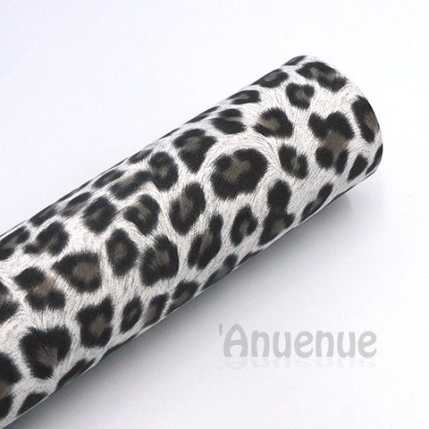 アニマルフェイクレザー生地（Leopard / White）