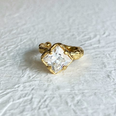 ギラギラ輝く石付きイヤーカフ【Melty/CZ ear cuff(gd)＜square7mm CZ＞】