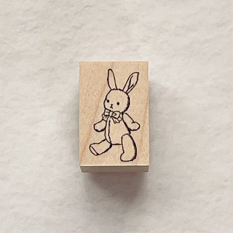 うさぎのぬいぐるみ(あるき左向き）　スタンプ　【30㎜×20㎜】