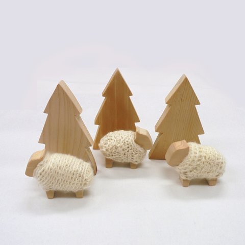 編み編みひつじとモミの木のオブジェ