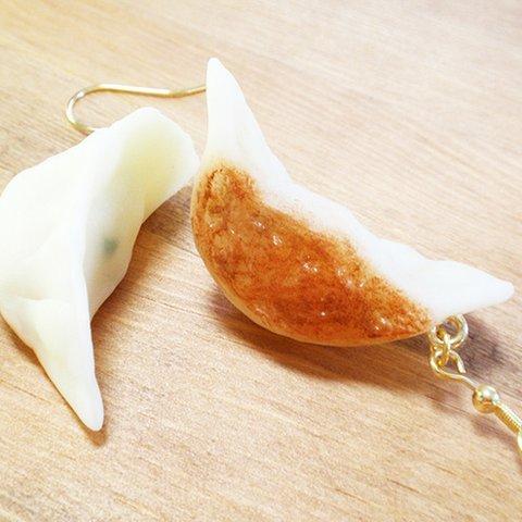 餃子ピアス★イヤリング変更可能★リアルフェイクデコ★