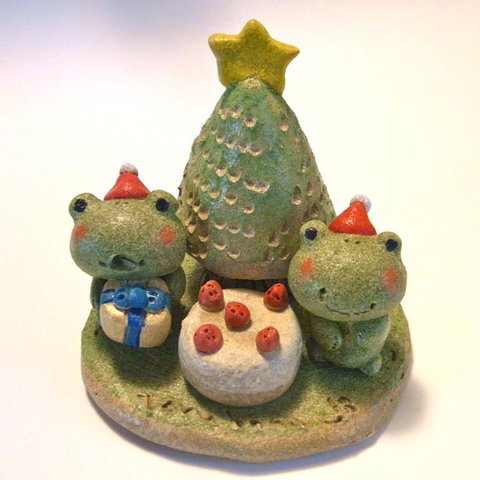 てるぼの屋　カエルのクリスマスツリーとケーキとプレゼント