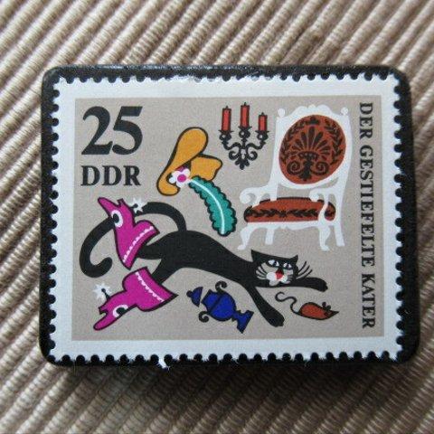 ドイツ　童話　長靴をはいた猫　切手ブローチ　5949