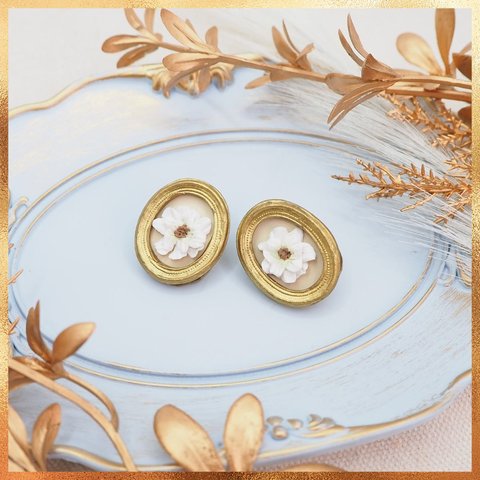 White flower pierce（Beige）