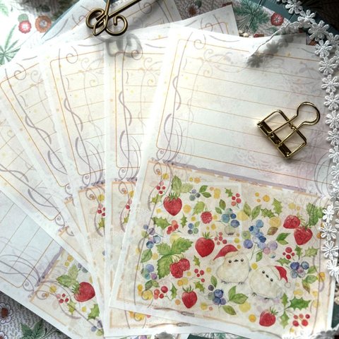 透かしレース柄のレターペーパー♡シマエナガとミックスベリーのクリスマス/A５サイズ・６枚セット　シマエナガの便箋