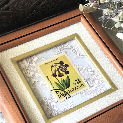 外国切手リネンのフレーム「紫の野の花」ガラス入り額　ブルガリア No.82　ラッピング付き