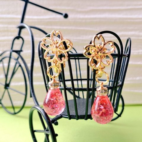 桜咲くレジンピアス/イヤリング