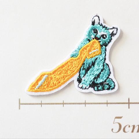 かわいい刺繍ワッペン　タオルとネコ　シール付き　オレンジ×グリーン-D　アップリケ