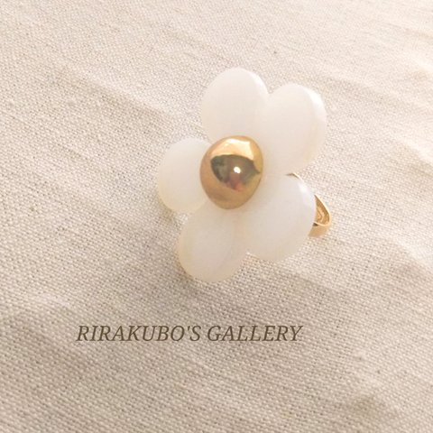 お花の大振りリング