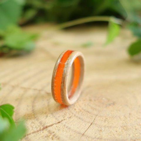 天然木とオレンジアクリルのリング　ウッドリング　パワーストーン対応　木の指輪