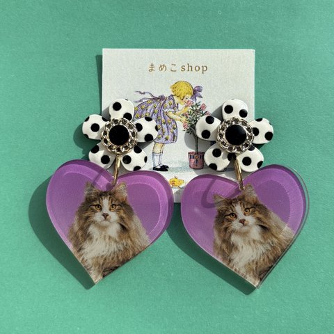 ラスト❣️ドットフラワー×レトロなハート猫チャームピアス⭐️ イヤリング ドット 水玉 個性的 レトロ キッチュ 猫 猫ピアス 猫モチーフ にゃんこ ハート 大ぶり 80S 古着 レトロポップ 