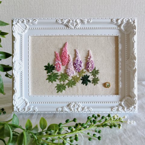 フレーム付き刺繍完成品㉒❁可憐なルピナス❁