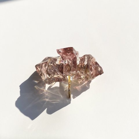 光を纏うざくろ✨アイスロックポニーフック　氷　水晶　結晶　天然石　秋色　こっくりカラー　ボルドー　幻想的
