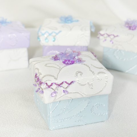 紫陽花ビーズ刺繍入り✼୭*ˈ【小箱】①水色