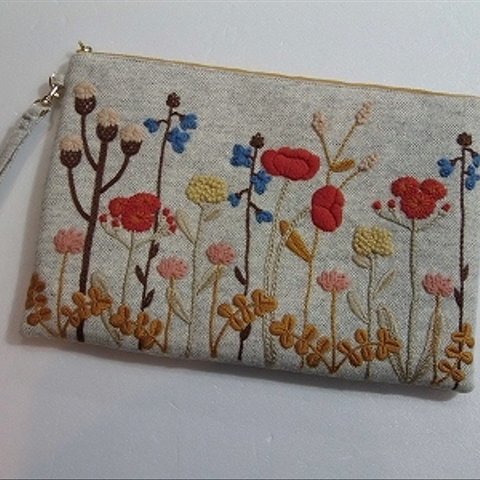 野草の刺繍クラッチバッグ　送料無料　　　*162*