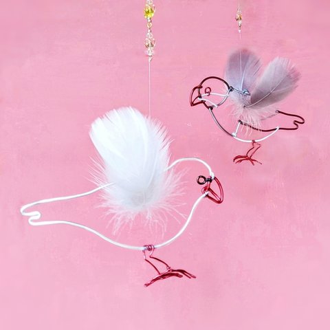 【文鳥】モビール ブンチョウ 2羽 鳥 グレー サンキャッチャー 北欧テイスト フェザー ワイヤー  うちの子 ペット 出産祝い