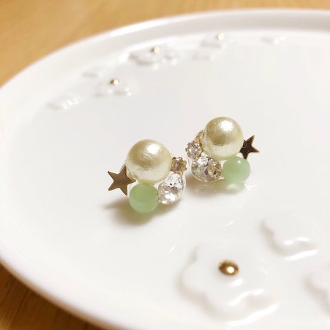 緑の星なキラキラピアス