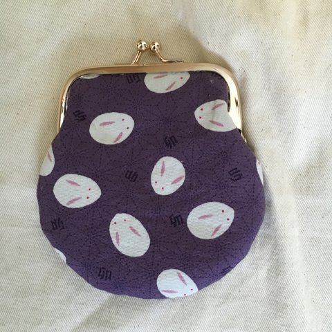 うさぎ柄のがま口（紫色）  財布