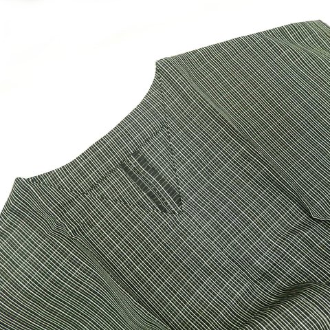 黒×白の格子柄Vネックフレンチスリーブブラウス　着物リメイク