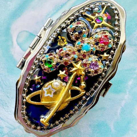 魔法少女 魔法のコンパクト ハートピルケース アクセサリーケース レジン 宇宙 キラキラ 星 スター ブルー 星座 ラメ