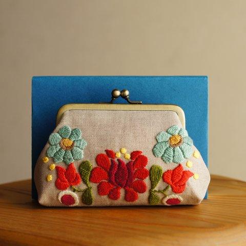 ナチュラルリネン　花刺繍　ポーチS