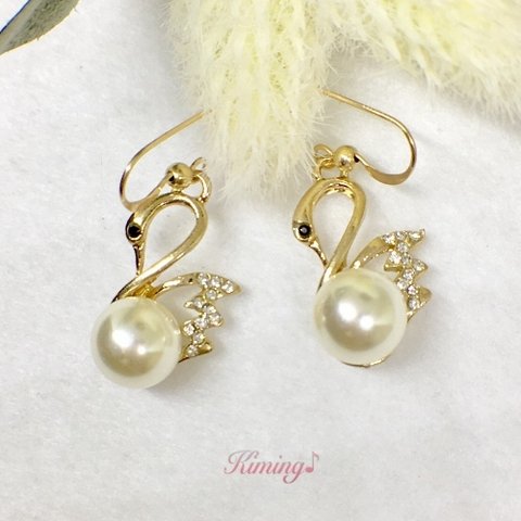 Swanピアス