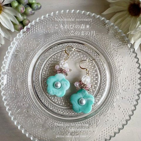 【メロンクリームソーダのお花ピアス/イヤリング 】ハンドメイド　アクセサリー　花　パール　パール　大人かわいい　おしゃれ　春夏　秋冬　ミントグリーン　プチプラ　マーブル　ガーリー　プレゼント　ギフト