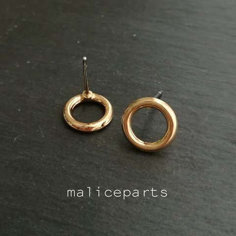 【2210】４個シンプルピアス+キャッチ