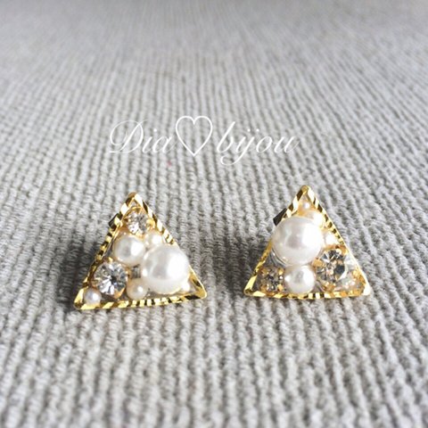 ✨再々々販✨安定の人気ピアス✨💖再販💖レジン.トライアングルピアス／イヤリング✨