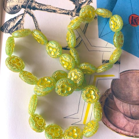 【2コセット】 JIRI＊IVANA #czech beads#チェコビーズvintage style 18㎜　peridotgreen/yellow shine