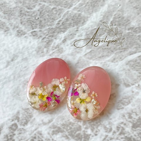 小花を閉じ込めたレジンピアス♡*