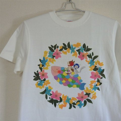 ２匹の子ネコとお花のＴシャツ（ユニセックスサイズ）